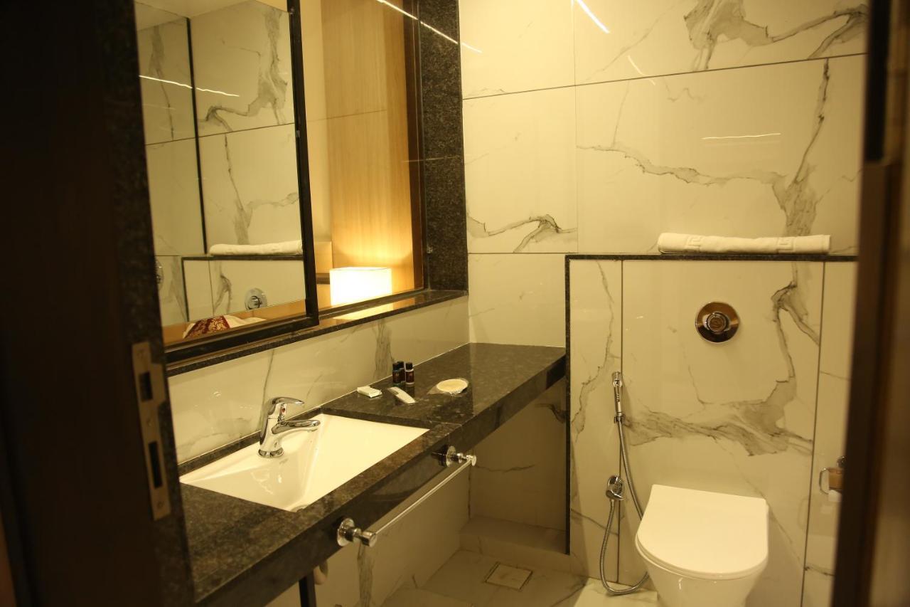 Nrich Skyotel Navsari Extérieur photo