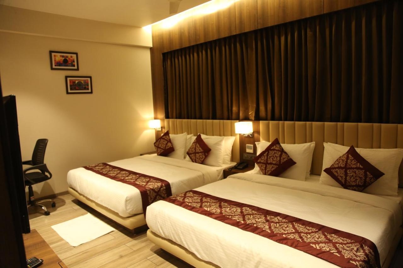 Nrich Skyotel Navsari Extérieur photo