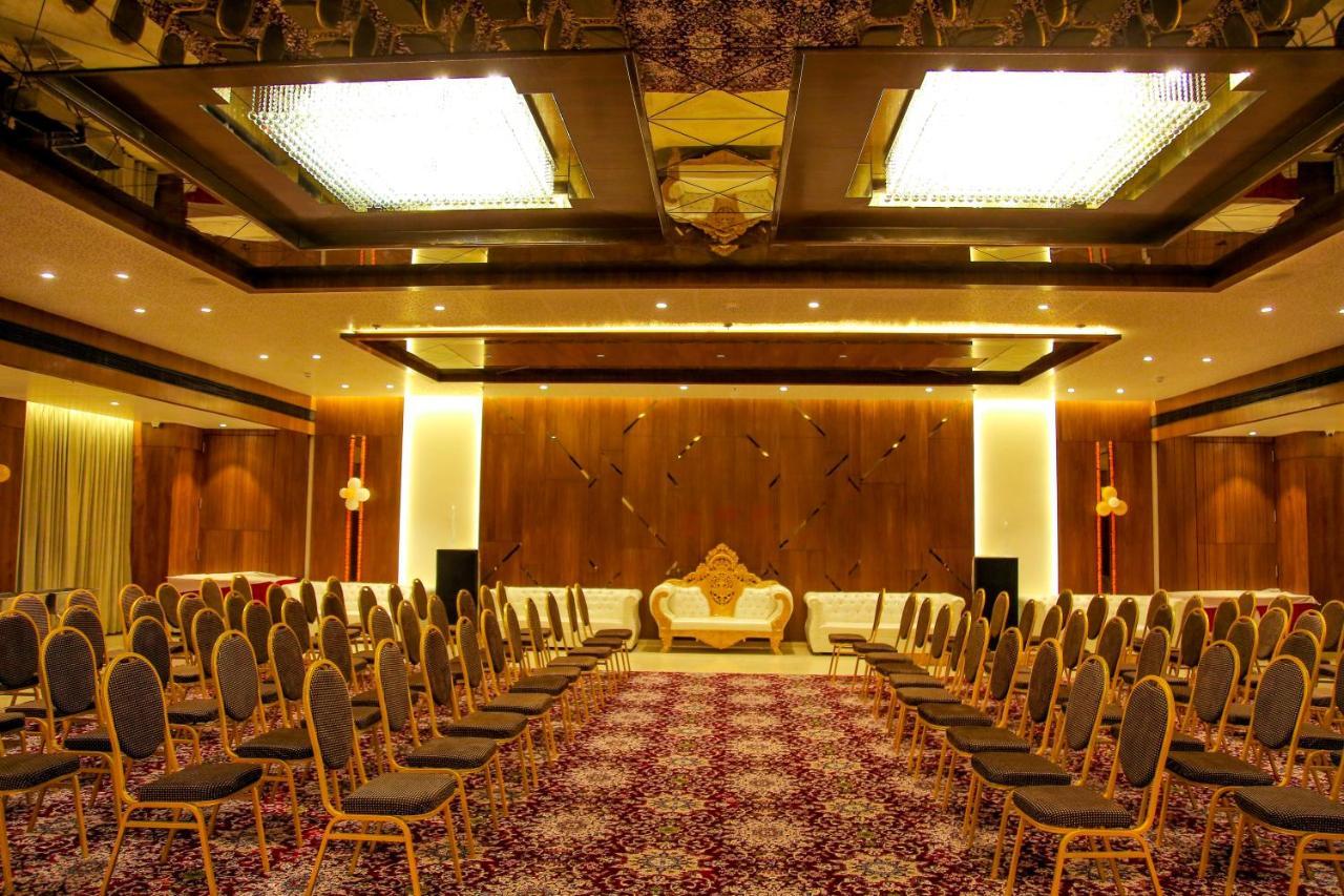Nrich Skyotel Navsari Extérieur photo